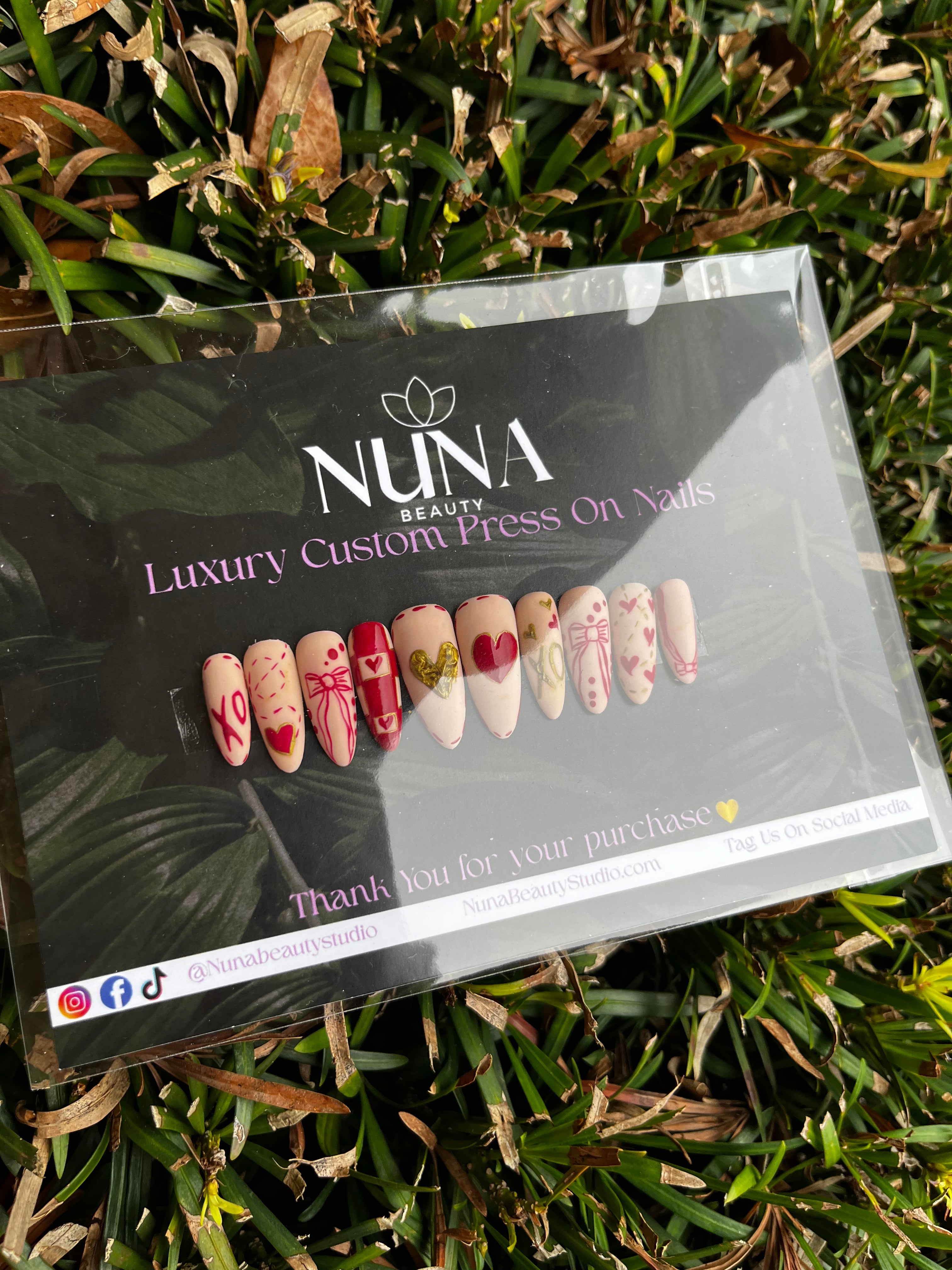 Vintage Valentine’s Day Press On Nails